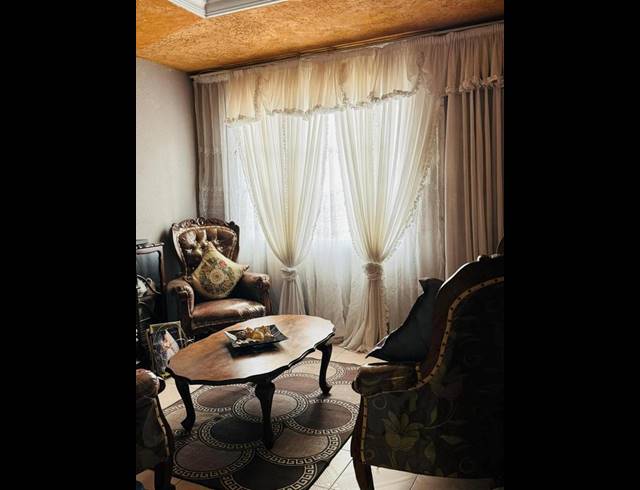 4 BEDROOM HOUSE FOR SALE IN TSAKANE EXT 11